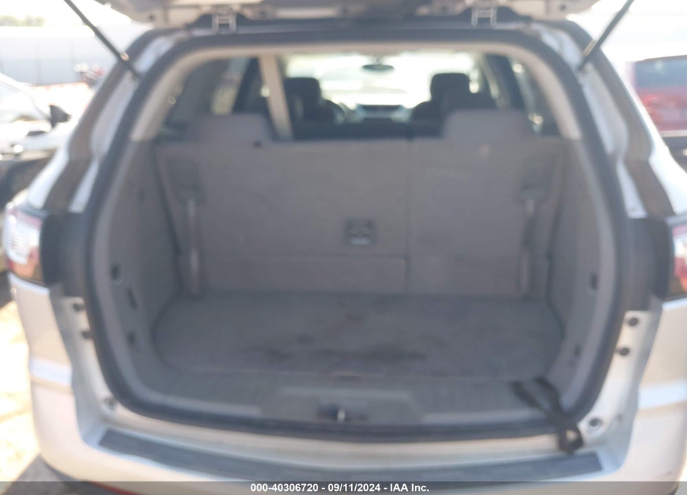 2015 CHEVROLET TRAVERSE LS VIN: 1GNKRFED5FJ379469
