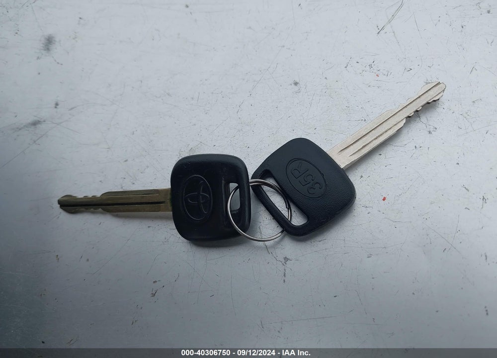2005 TOYOTA CAMRY STD/ VIN: JTDBE32K853017659