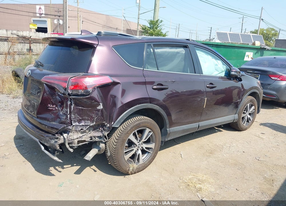 2018 TOYOTA RAV4 XLE VIN: 2T3RFREV0JW704226