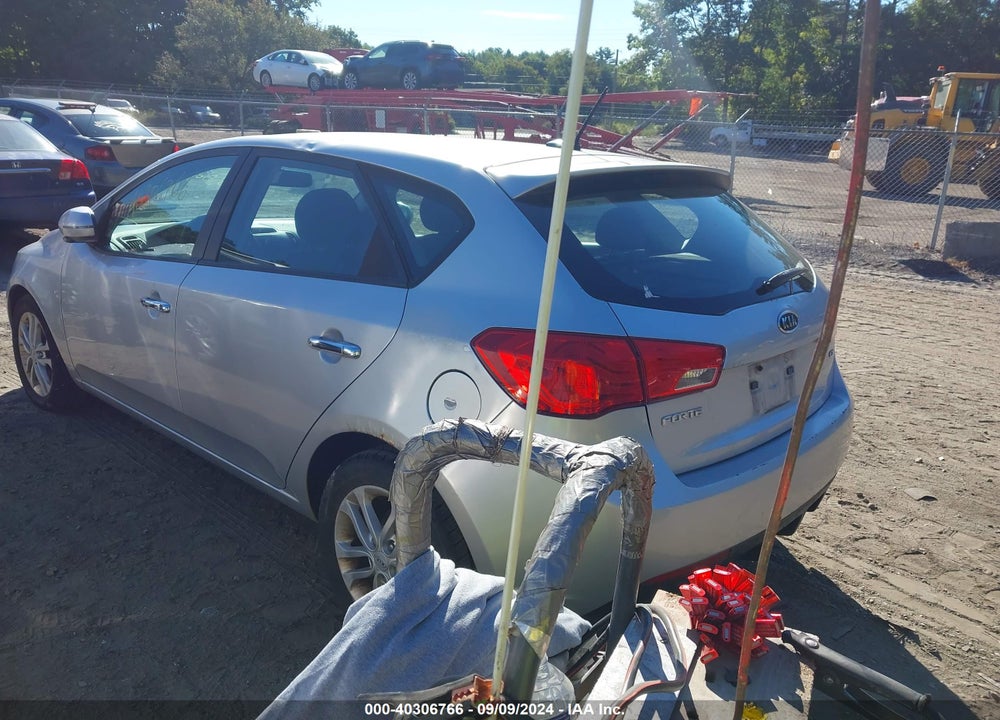 2011 KIA FORTE EX VIN: KNAFU5A23B5328608