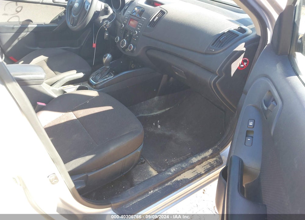 2011 KIA FORTE EX VIN: KNAFU5A23B5328608
