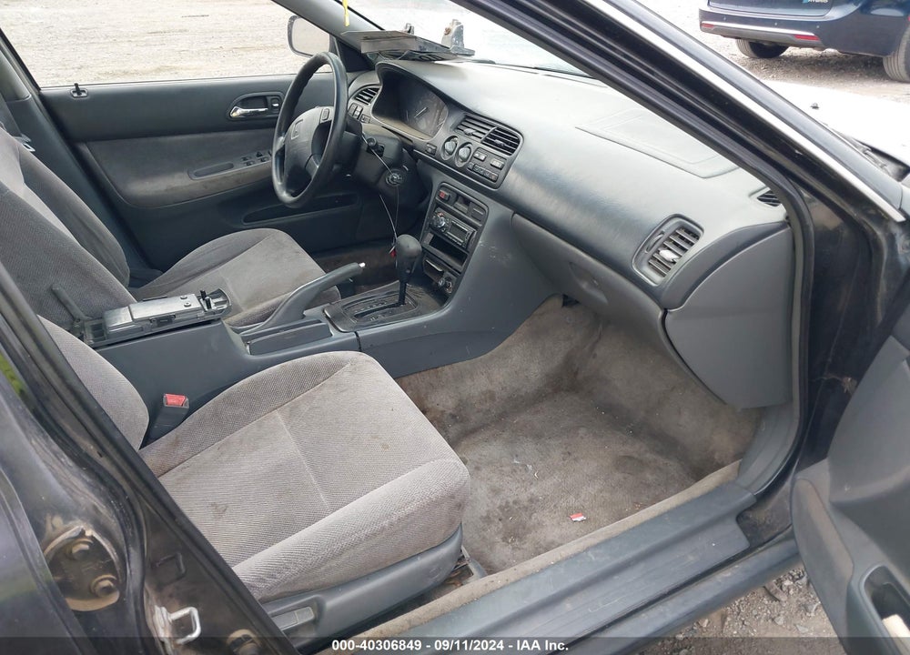 1995 HONDA ACCORD EX VIN: 1HGCD5650SA113981