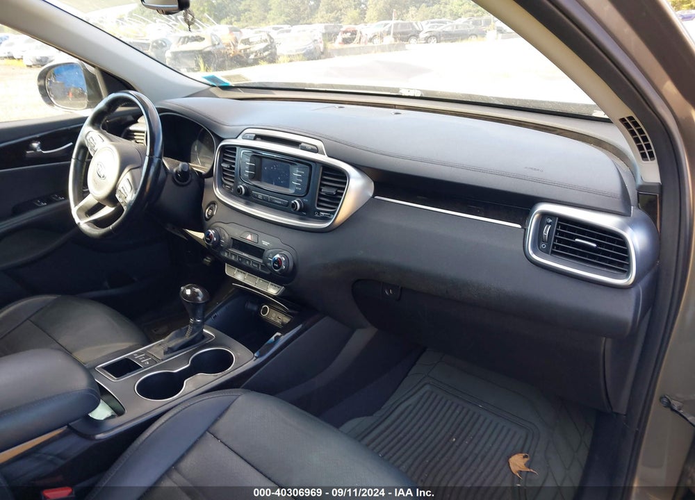 2016 KIA SORENTO 3.3L EX VIN: 5XYPHDA58GG142870