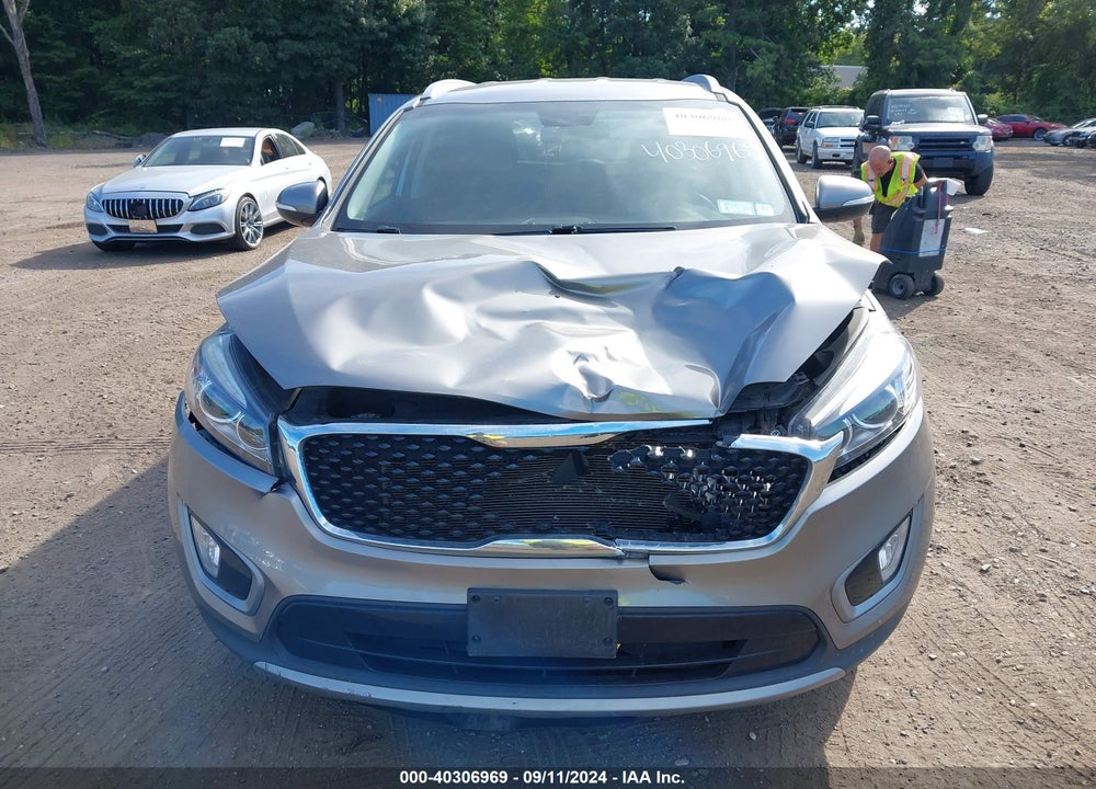 2016 KIA SORENTO 3.3L EX VIN: 5XYPHDA58GG142870