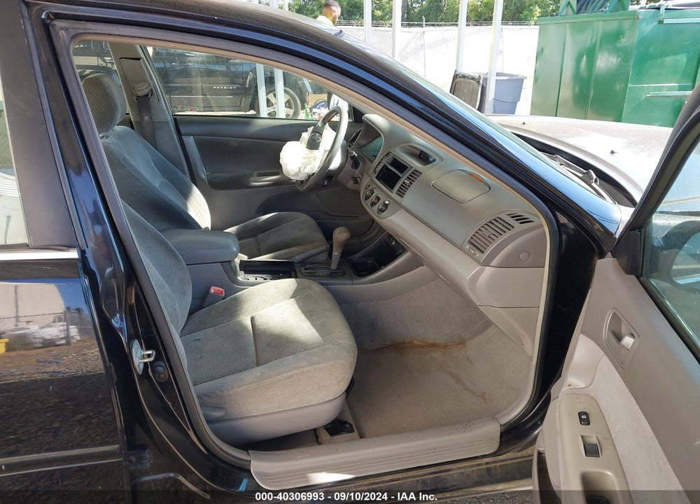 2004 TOYOTA CAMRY LE VIN: 4T1BE32K44U371117