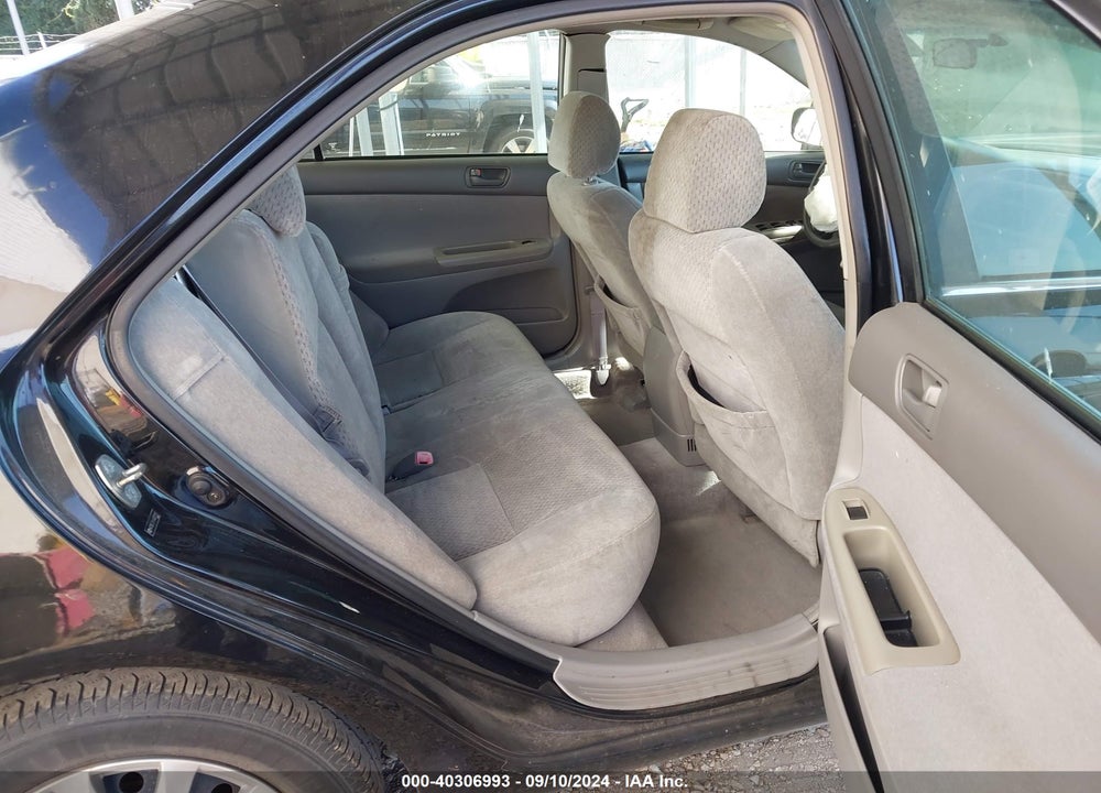 2004 TOYOTA CAMRY LE VIN: 4T1BE32K44U371117