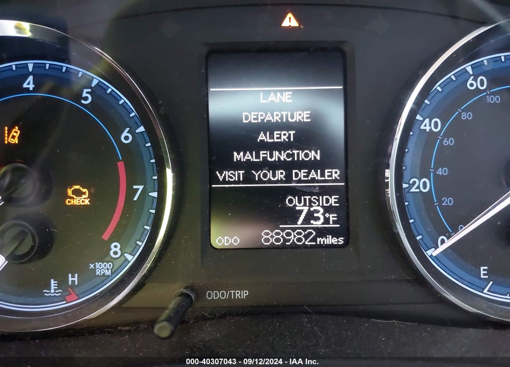2018 TOYOTA COROLLA LE VIN: 2T1BURHE7JC011392