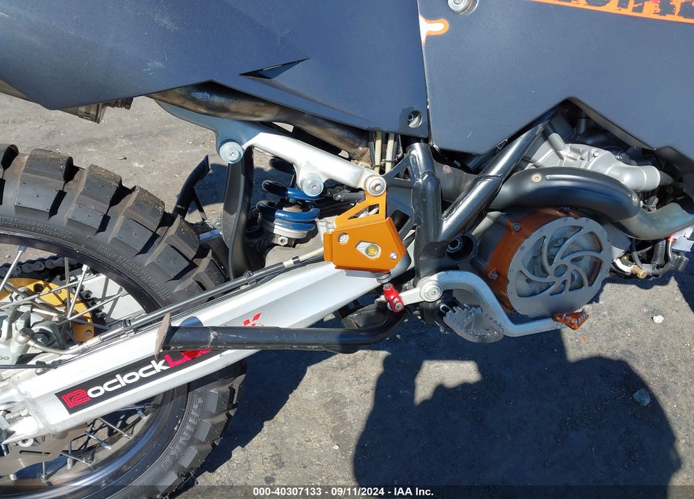 2004 KTM 950 ADVENTURE VIN: VBKVA44024M902280