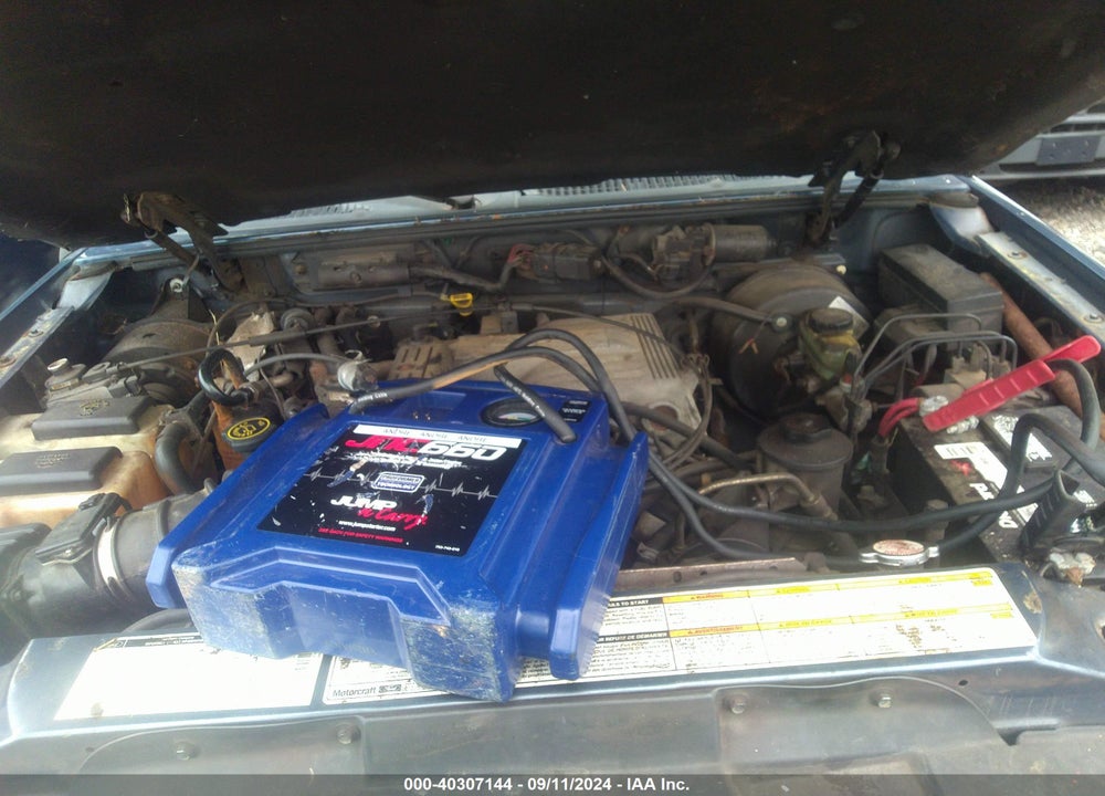 2000 FORD EXPLORER XLT VIN: 1FMZU83P4YZC62657