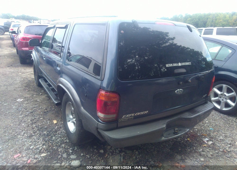 2000 FORD EXPLORER XLT VIN: 1FMZU83P4YZC62657
