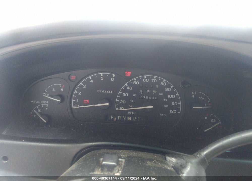 2000 FORD EXPLORER XLT VIN: 1FMZU83P4YZC62657