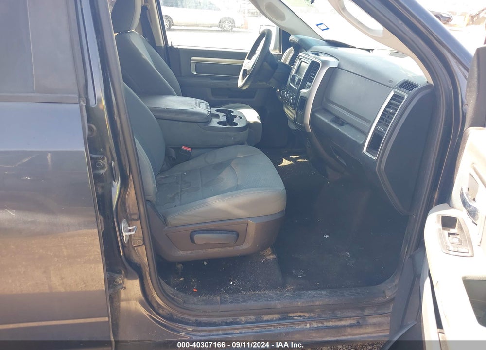 2016 RAM 1500 SLT VIN: 1C6RR6GT4GS240738