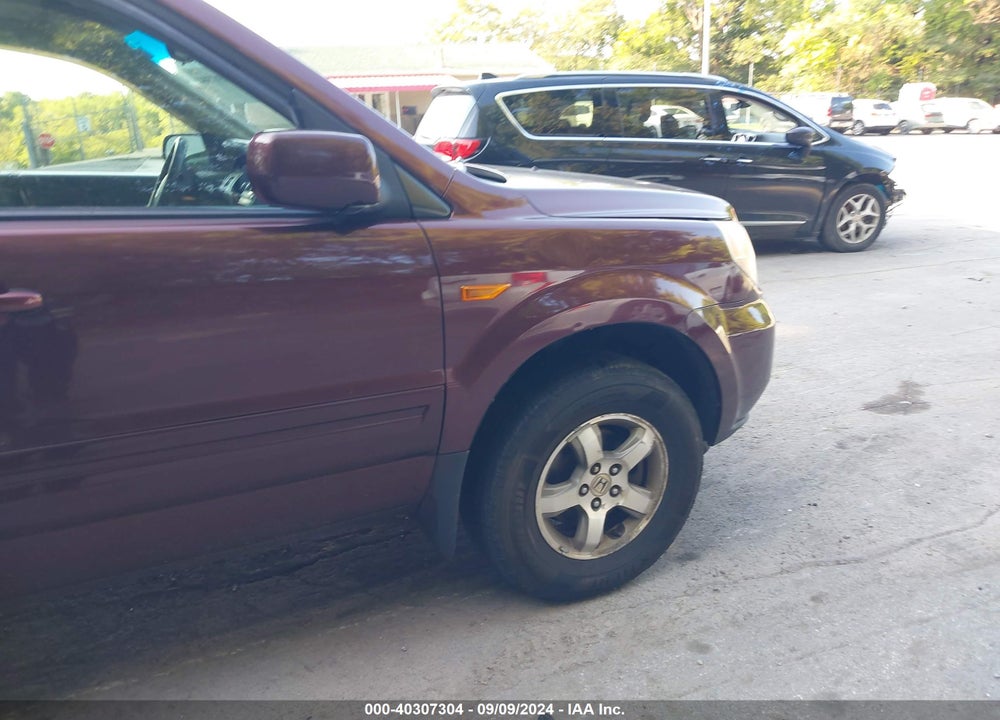 2008 HONDA PILOT EX VIN: 5FNYF184X8B056040