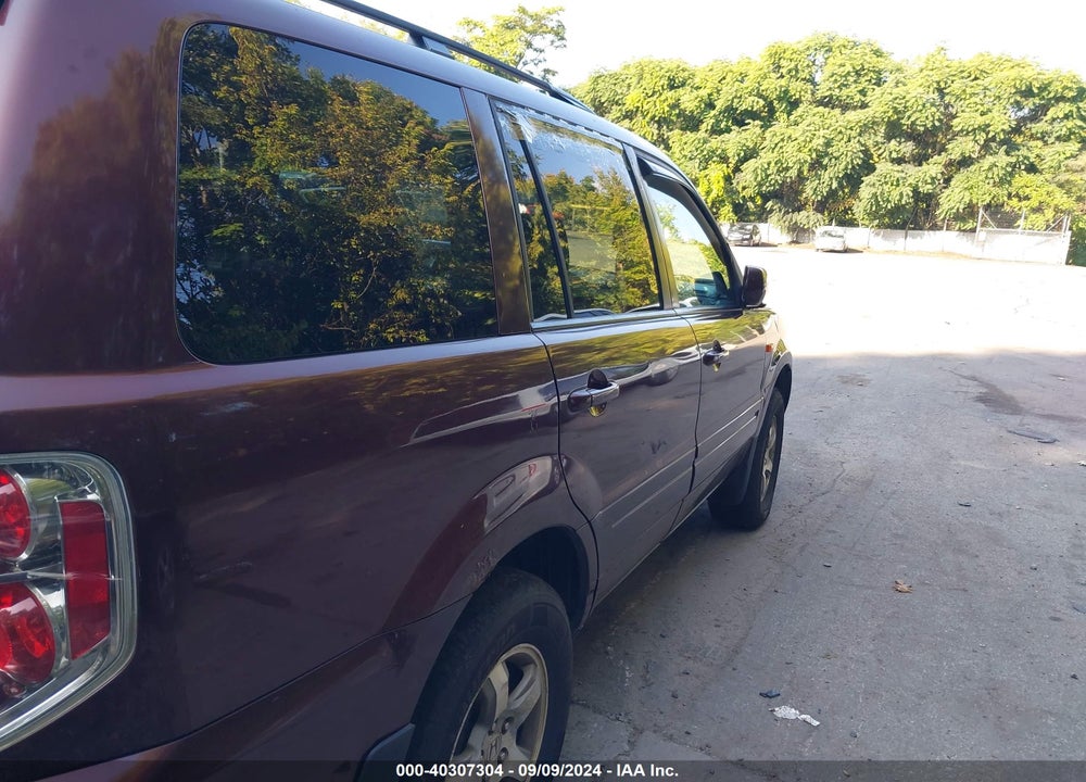 2008 HONDA PILOT EX VIN: 5FNYF184X8B056040