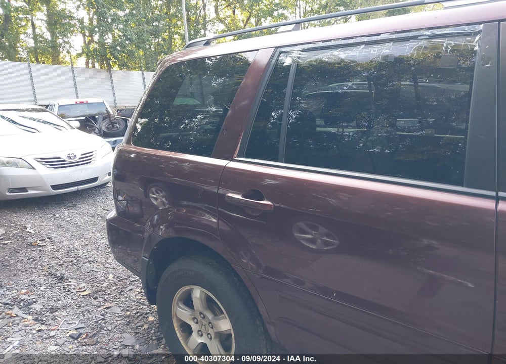 2008 HONDA PILOT EX VIN: 5FNYF184X8B056040
