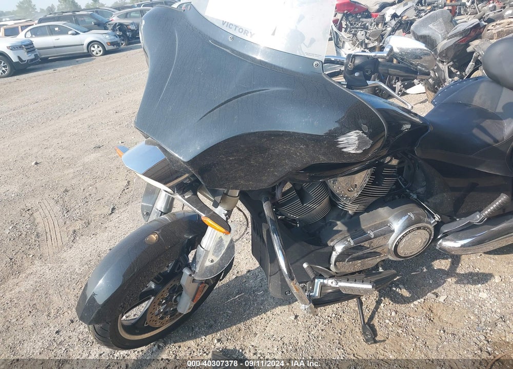 2011 VICTORY MOTORCYCLES CROSS ROADS STANDARD VIN: 5VPBB36N0B3004494