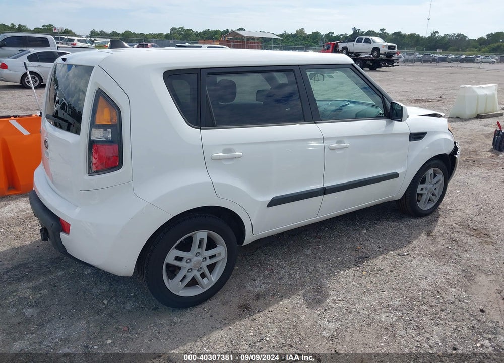2011 KIA SOUL VIN: KNDJT2A29B7710290