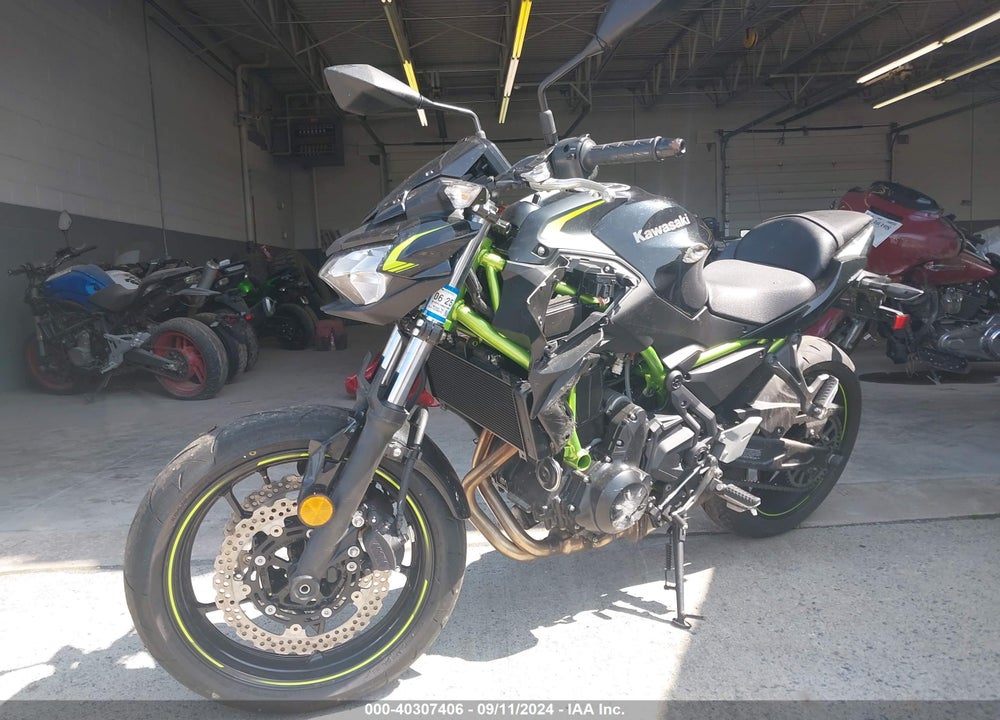2022 KAWASAKI ER650 L VIN: ML5EREL13NDA76998