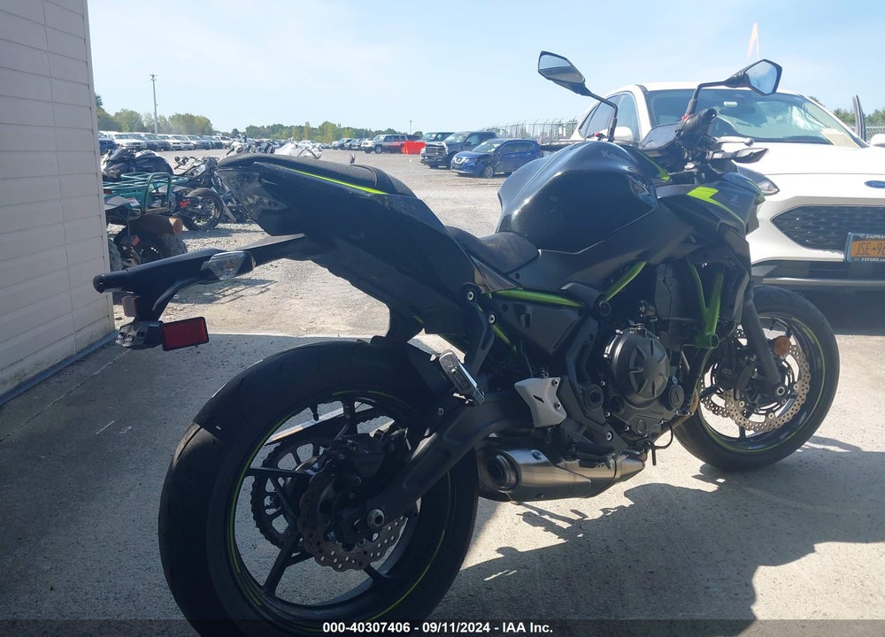 2022 KAWASAKI ER650 L VIN: ML5EREL13NDA76998