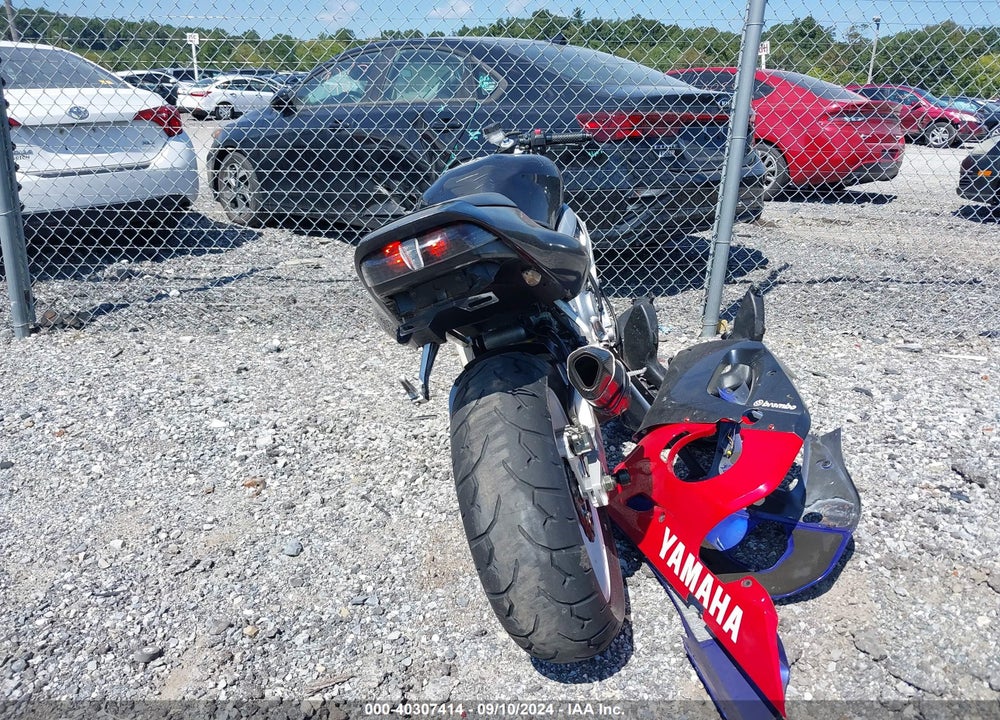 1999 YAMAHA YZFR6 L VIN: JYARJ04E7XA004881