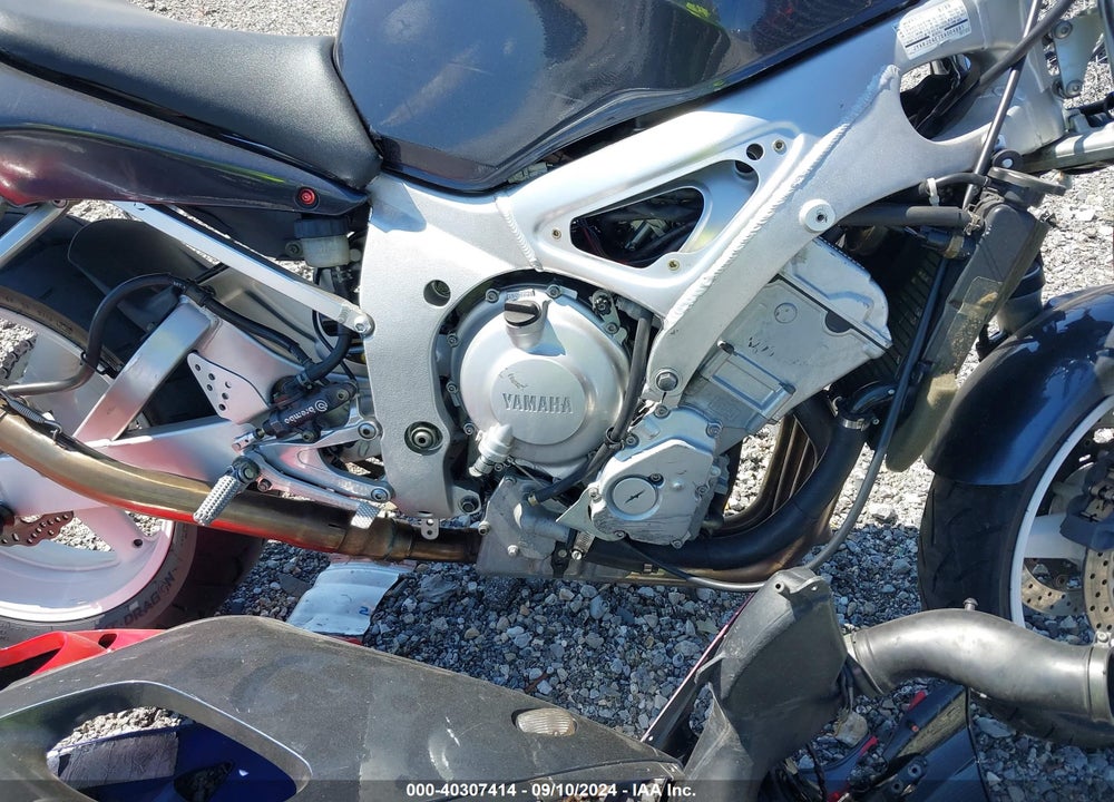 1999 YAMAHA YZFR6 L VIN: JYARJ04E7XA004881