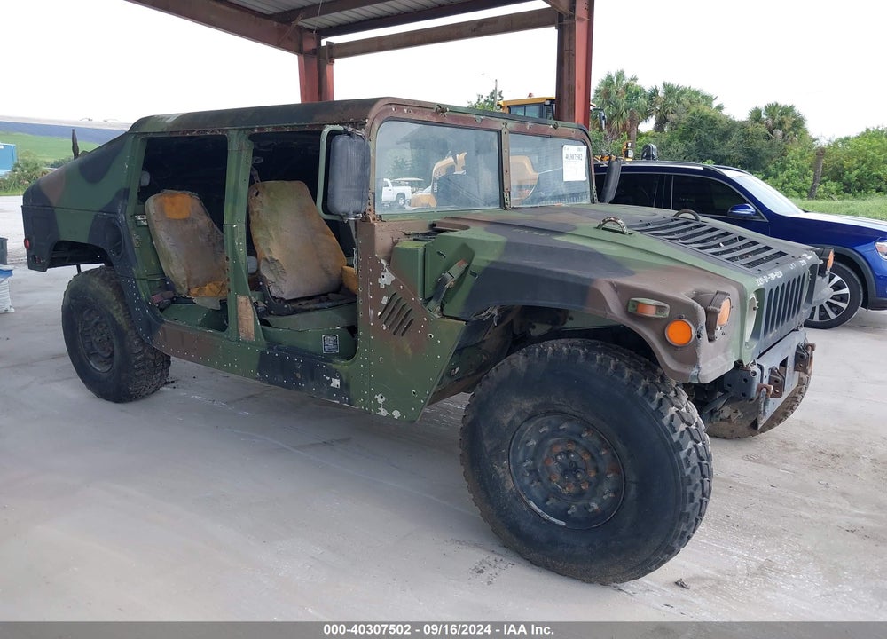 2004 AM GENERAL HUMMER VIN: 218324