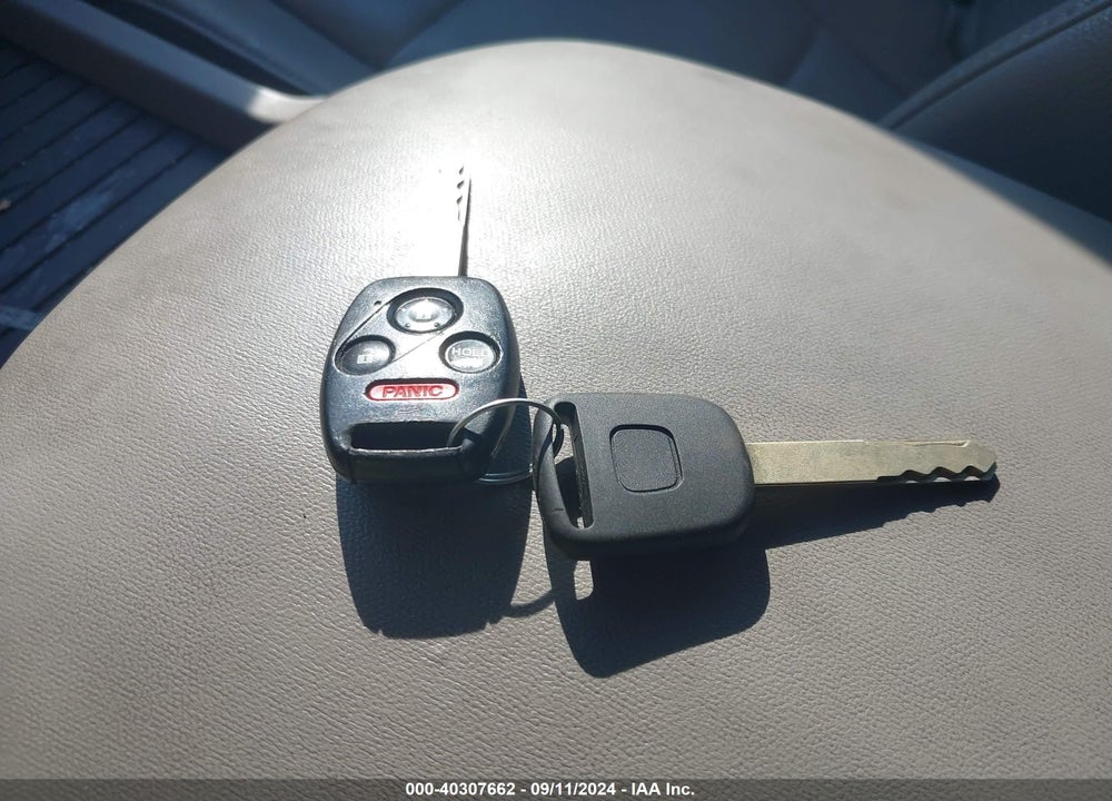 2015 HONDA PILOT EX-L VIN: 5FNYF4H51FB059268