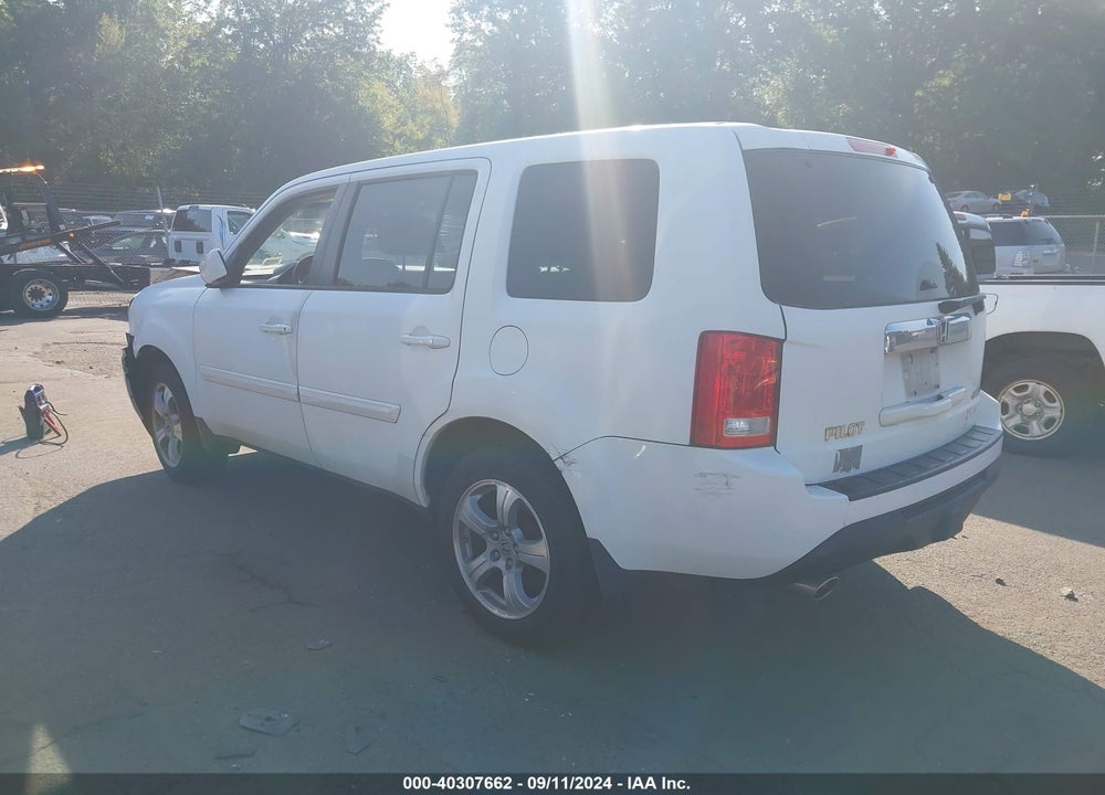 2015 HONDA PILOT EX-L VIN: 5FNYF4H51FB059268
