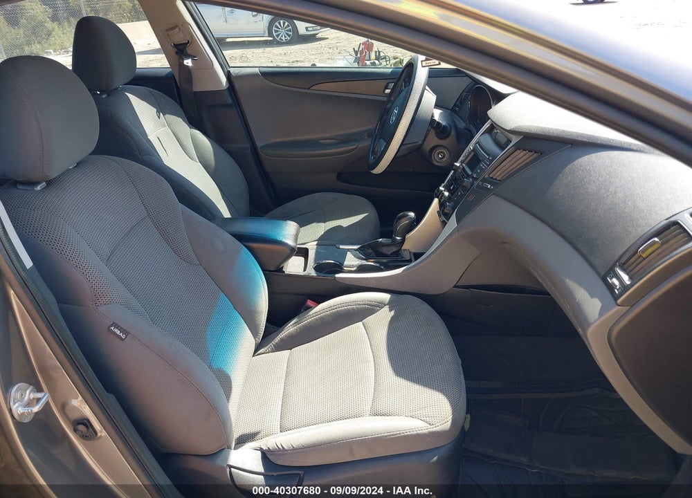 2014 HYUNDAI SONATA GLS VIN: 5NPEB4AC4EH918117