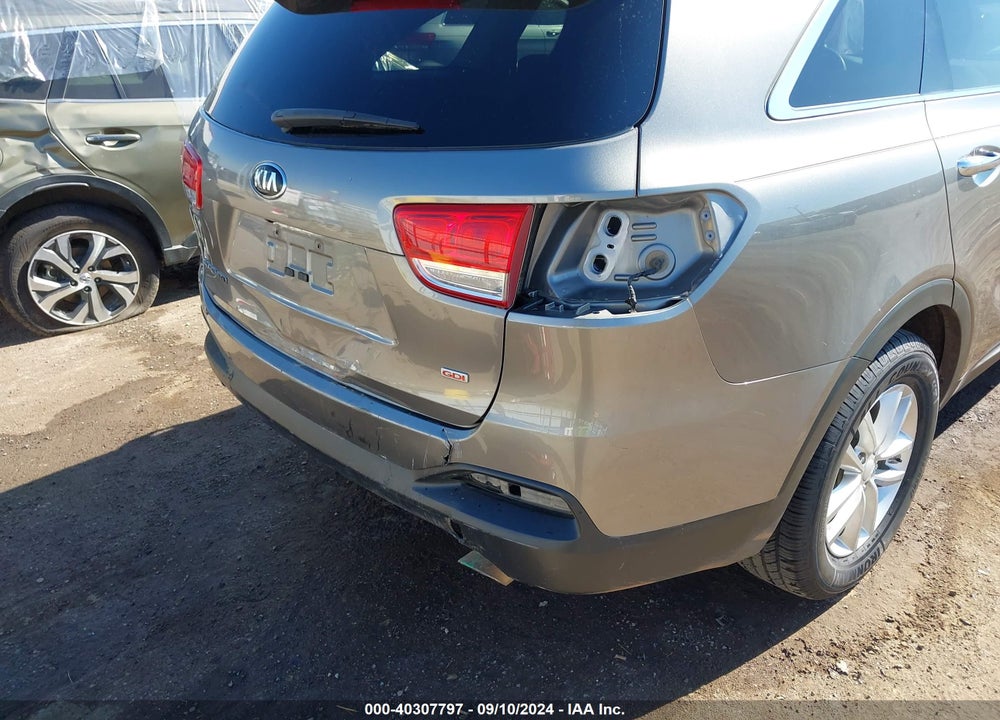 2016 KIA SORENTO 2.4L LX VIN: 5XYPG4A36GG014211