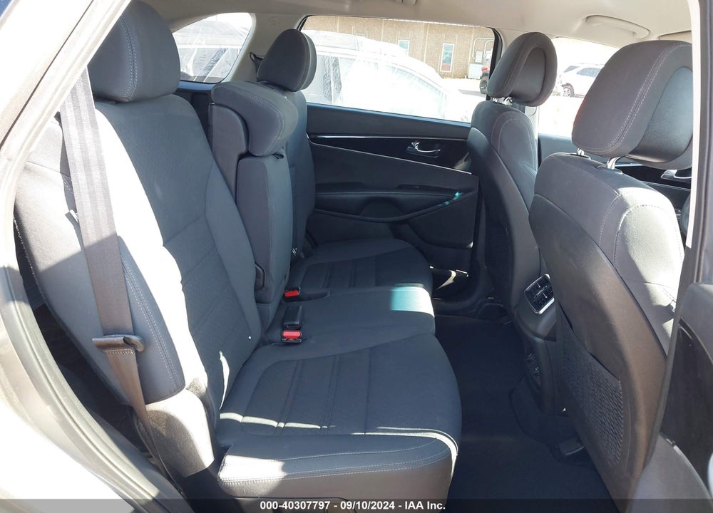 2016 KIA SORENTO 2.4L LX VIN: 5XYPG4A36GG014211
