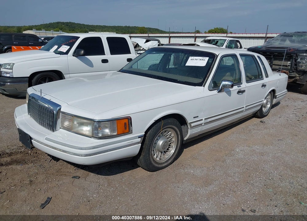 1993 LINCOLN TOWN CAR SIGNATURE/JACK NICKLAUS VIN: 1LNLM82W5PY776228
