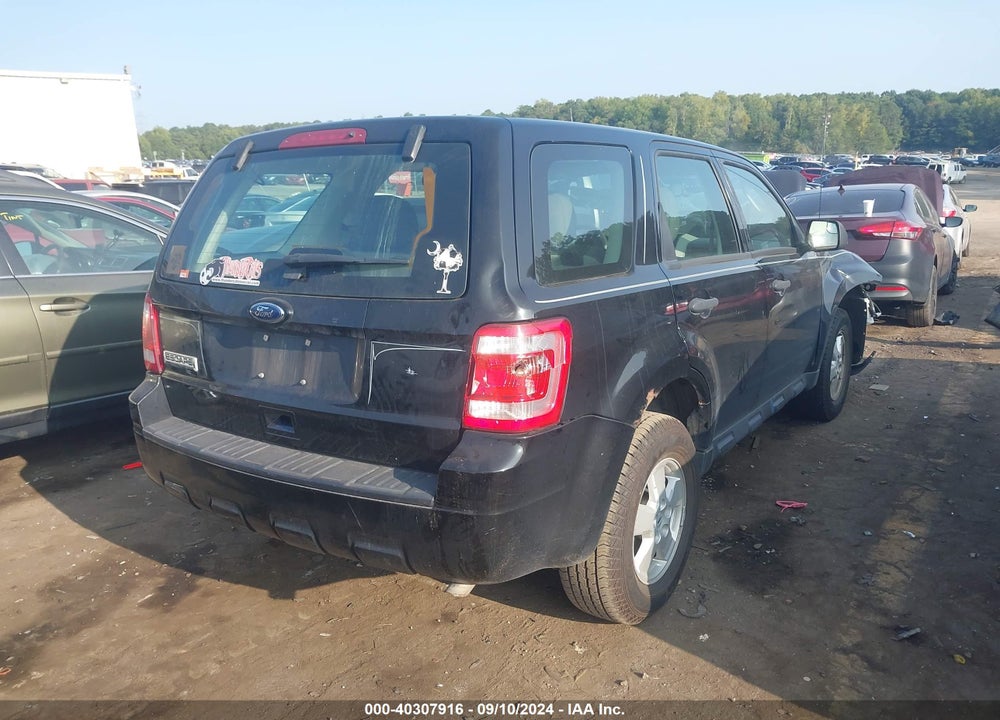2010 FORD ESCAPE XLS VIN: 1FMCU0C77AKA70414