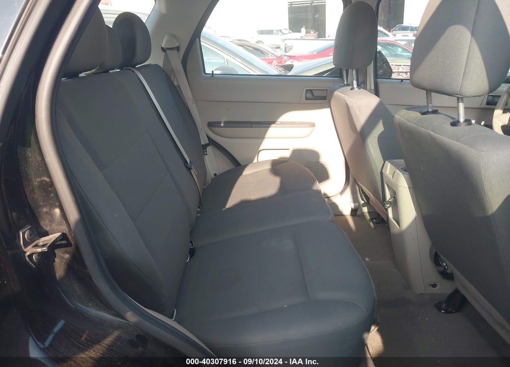 2010 FORD ESCAPE XLS VIN: 1FMCU0C77AKA70414