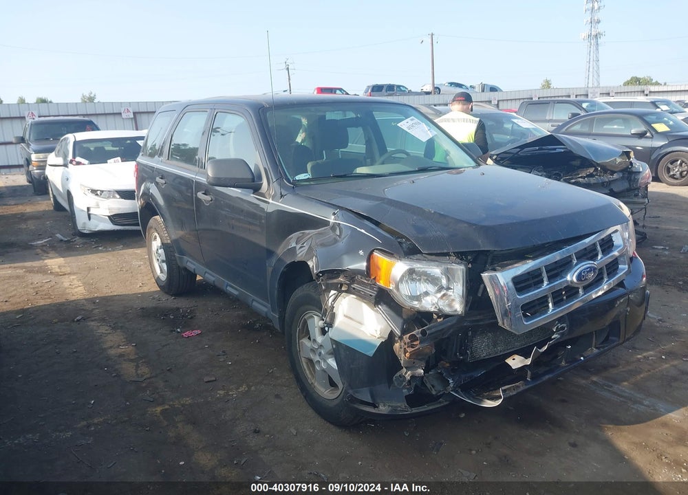 2010 FORD ESCAPE XLS VIN: 1FMCU0C77AKA70414
