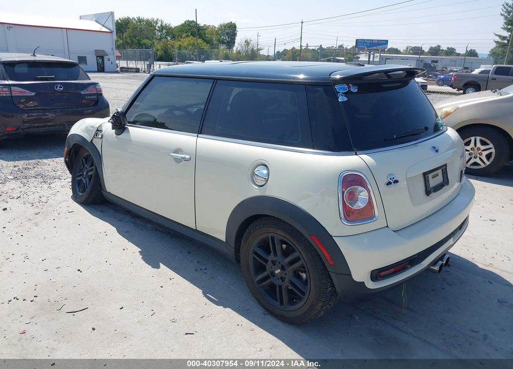 2013 MINI HARDTOP COOPER S VIN: WMWSV3C51DT394015