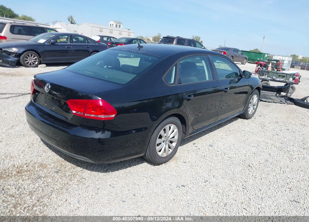 2013 VOLKSWAGEN PASSAT 2.5L S VIN: 1VWAH7A35DC094828