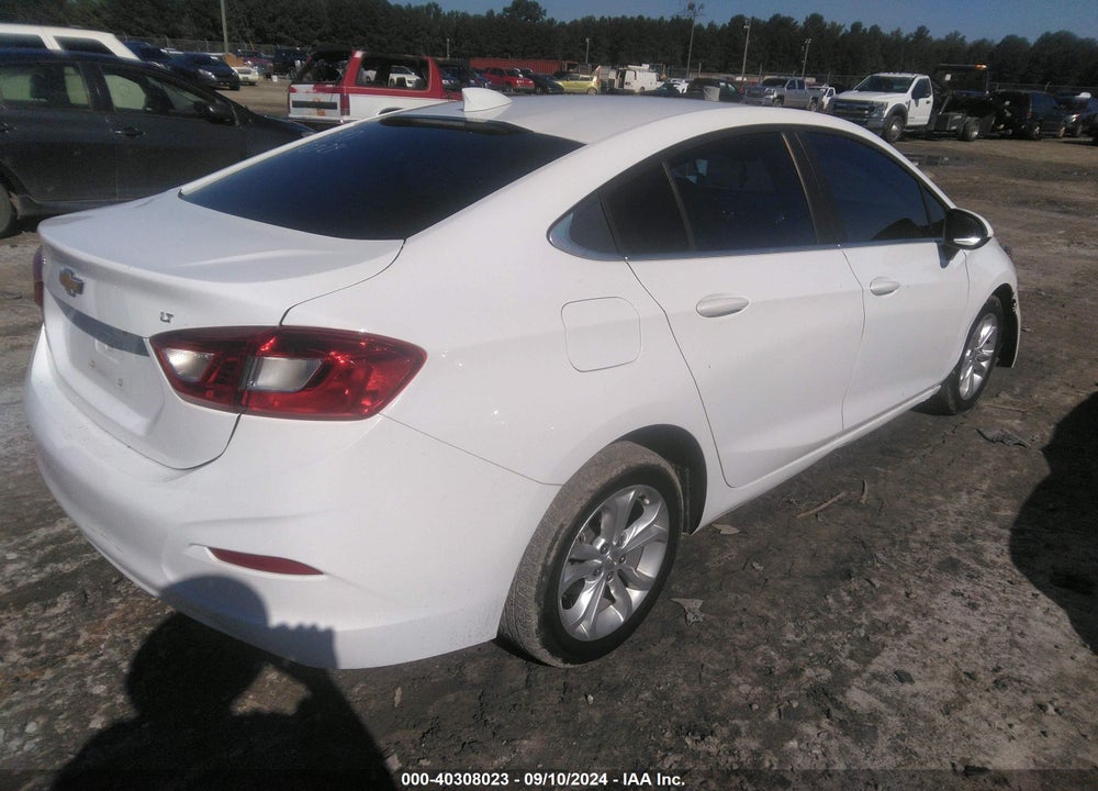 2019 CHEVROLET CRUZE VIN: 1G1BE5SM4K7146847
