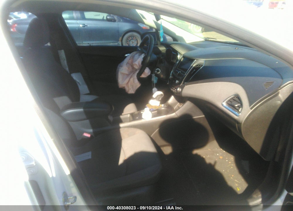 2019 CHEVROLET CRUZE VIN: 1G1BE5SM4K7146847