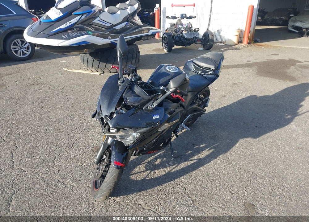 2015 YAMAHA YZFR3 VIN: MH3RH06Y8FK005426