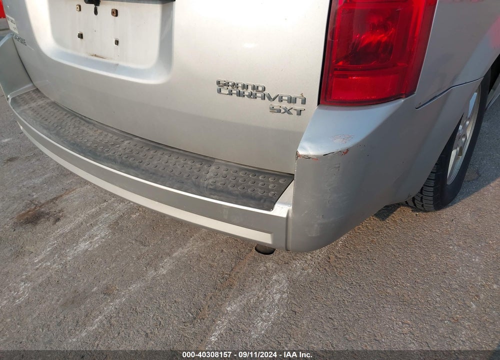 2010 DODGE GRAND CARAVAN SXT VIN: 2D4RN5D15AR211763