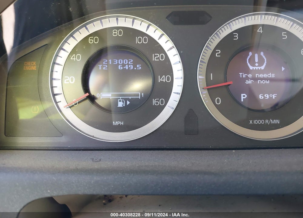 2011 VOLVO XC70 3.2 VIN: YV4952BZ4B1095852