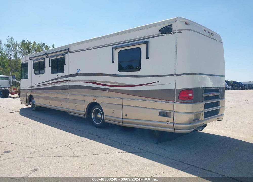 1998 FREIGHTLINER CHASSIS X LINE MOTOR HOME VIN: 4UZ6XFBC3WC979855