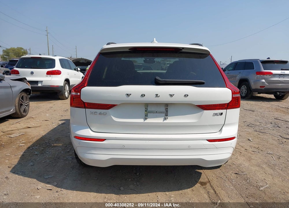 2022 VOLVO XC60 B5 MOMENTUM VIN: YV4L12RK4N1032653