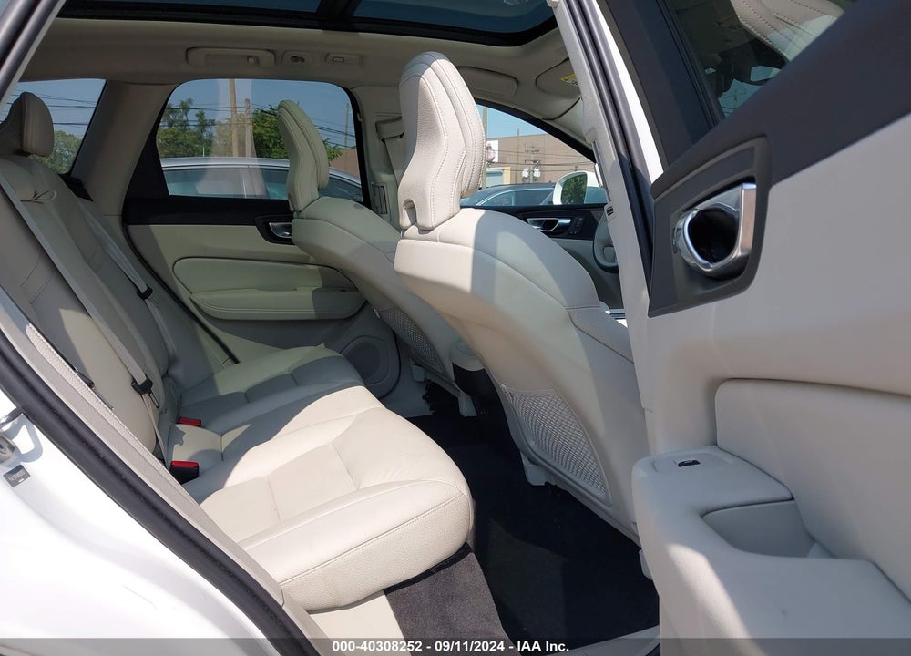 2022 VOLVO XC60 B5 MOMENTUM VIN: YV4L12RK4N1032653