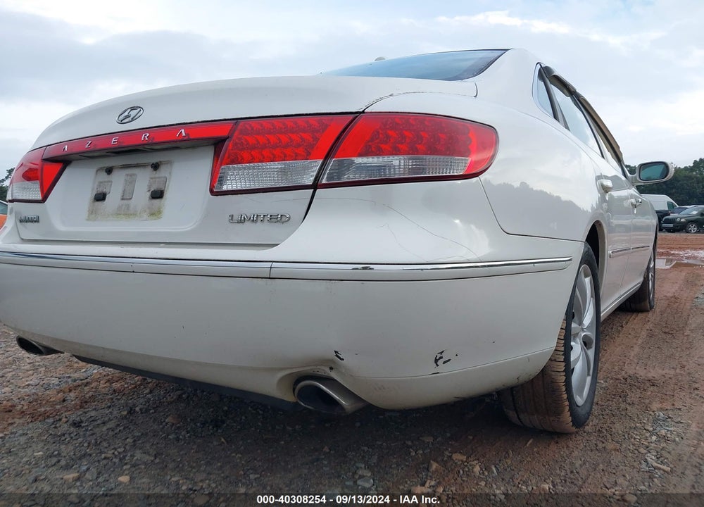 2008 HYUNDAI AZERA LIMITED VIN: KMHFC46F68A332790
