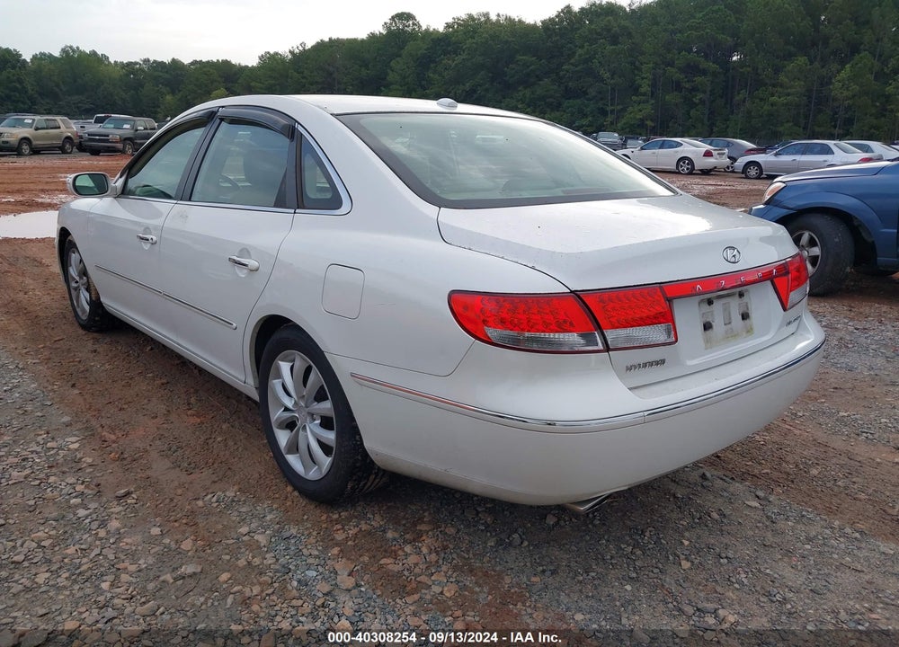 2008 HYUNDAI AZERA LIMITED VIN: KMHFC46F68A332790