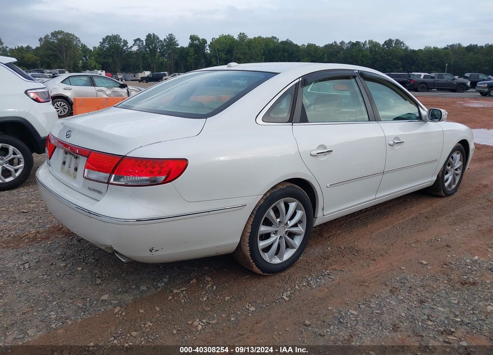 2008 HYUNDAI AZERA LIMITED VIN: KMHFC46F68A332790