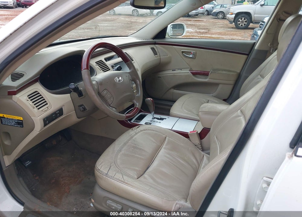 2008 HYUNDAI AZERA LIMITED VIN: KMHFC46F68A332790