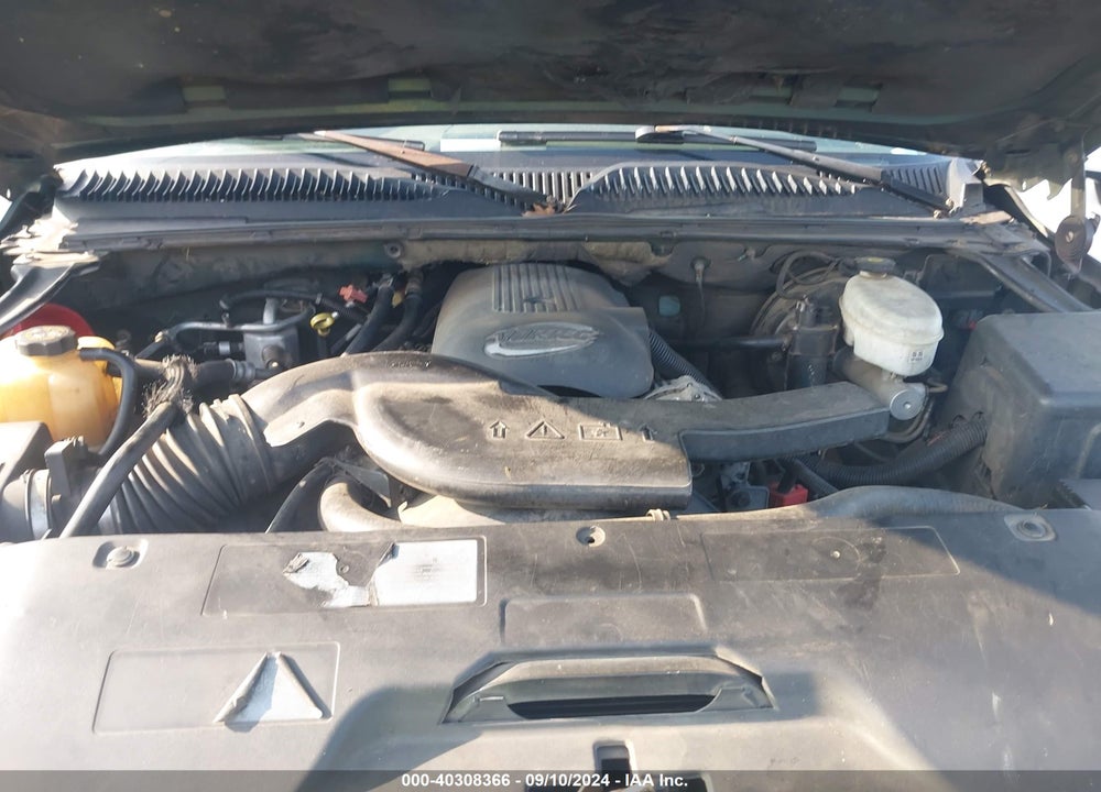 2003 CHEVROLET TAHOE LS VIN: 1GNEK13T73J105197